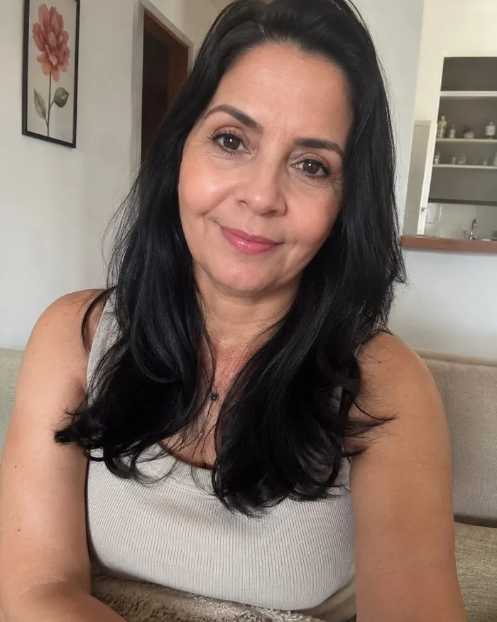 Ana Lucia, criadora do acervo, bordadeira há mais de 5 anos